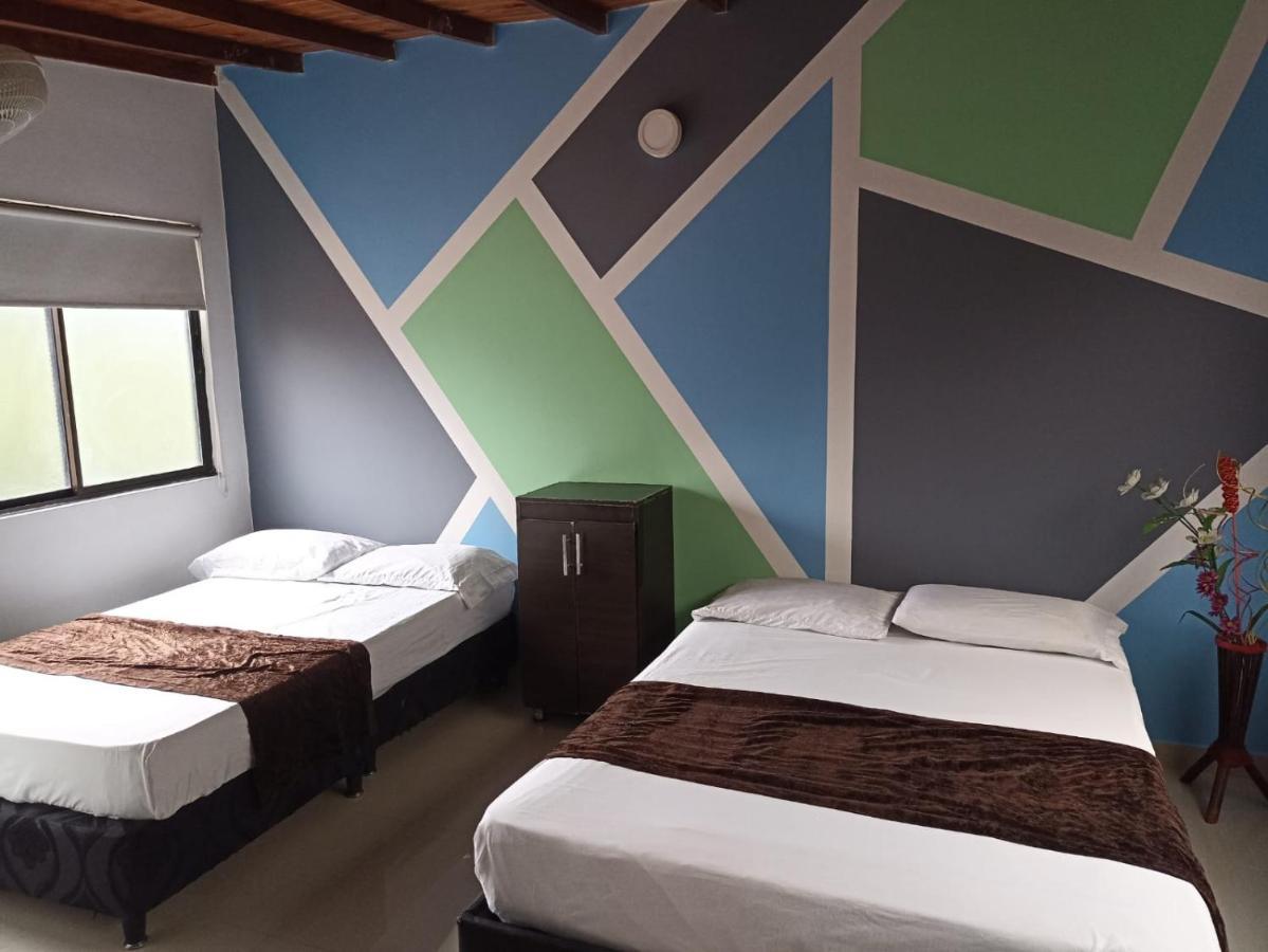 33 Hotel Bulerias เมเดยิน ภายนอก รูปภาพ