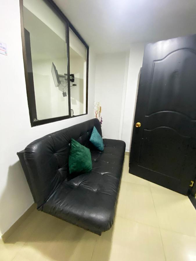 33 Hotel Bulerias เมเดยิน ภายนอก รูปภาพ