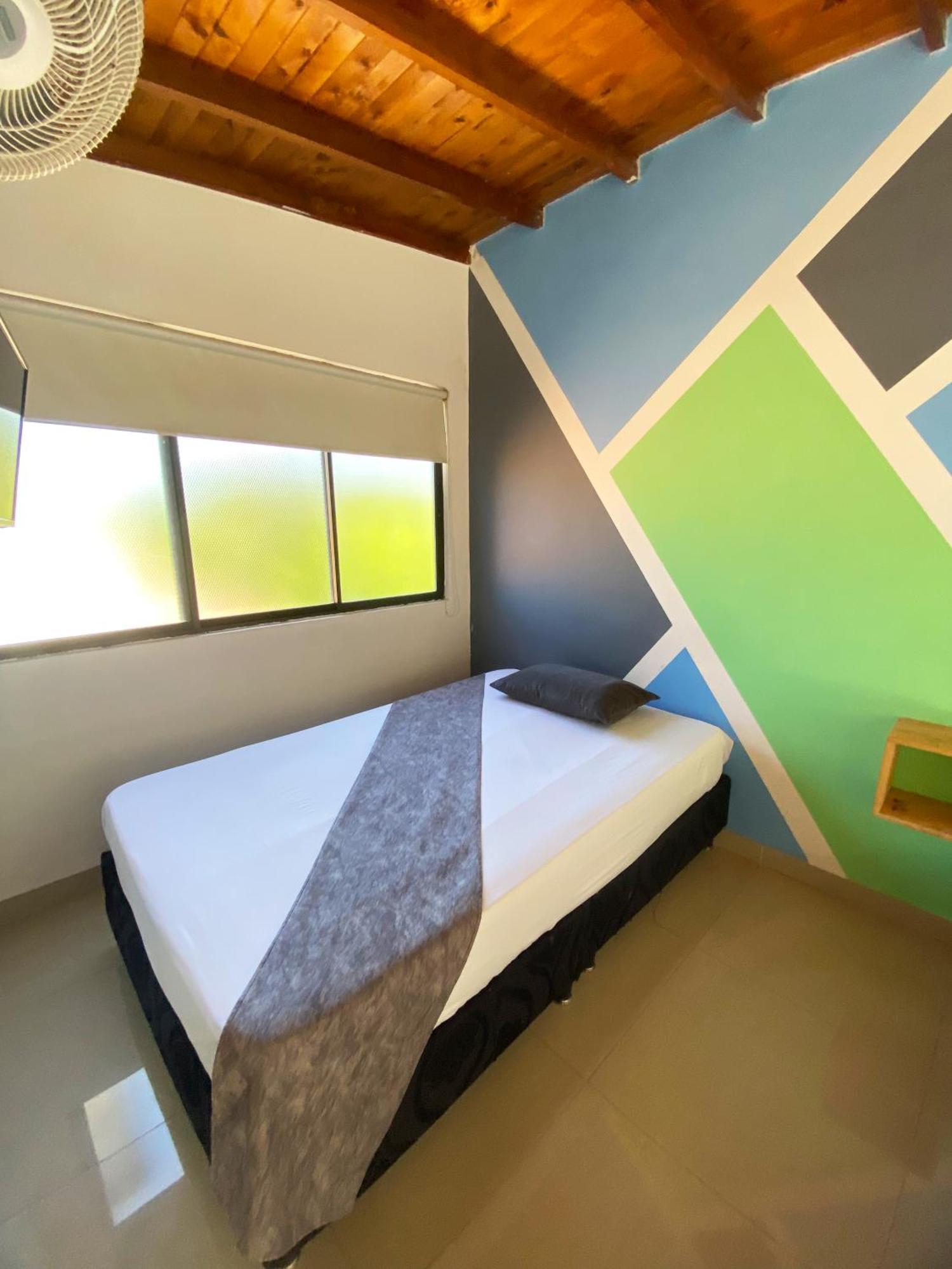 33 Hotel Bulerias เมเดยิน ภายนอก รูปภาพ
