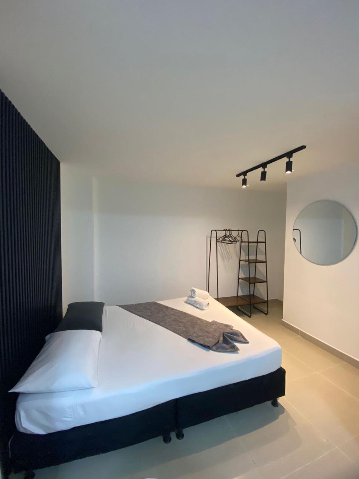 33 Hotel Bulerias เมเดยิน ภายนอก รูปภาพ