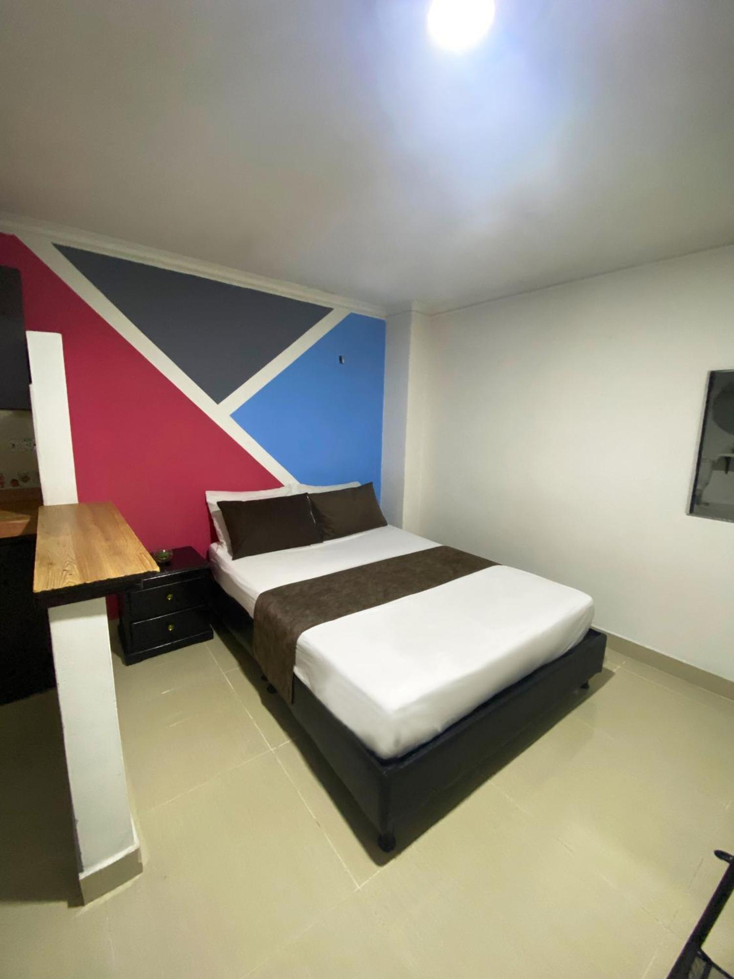 33 Hotel Bulerias เมเดยิน ภายนอก รูปภาพ
