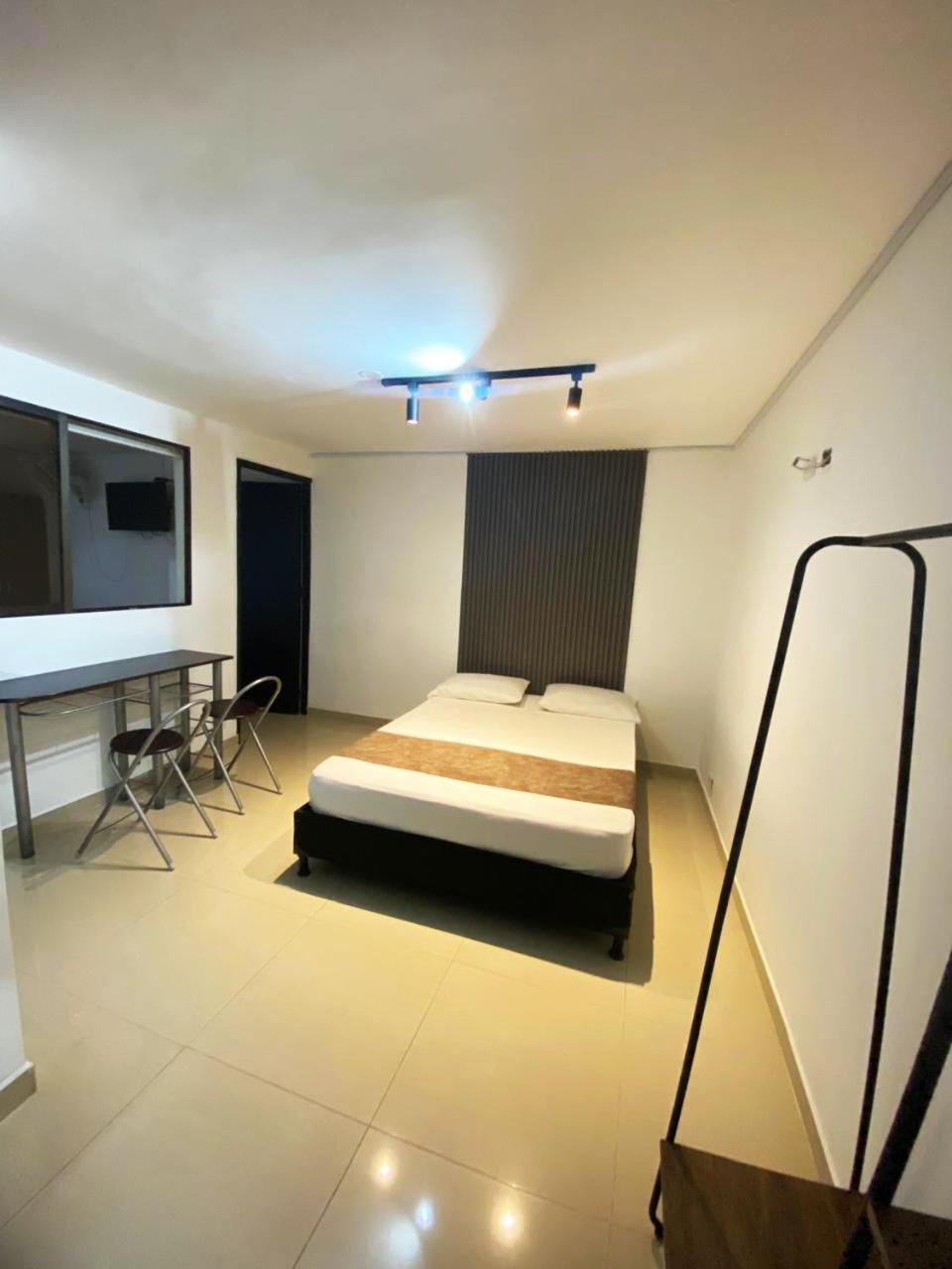 33 Hotel Bulerias เมเดยิน ภายนอก รูปภาพ