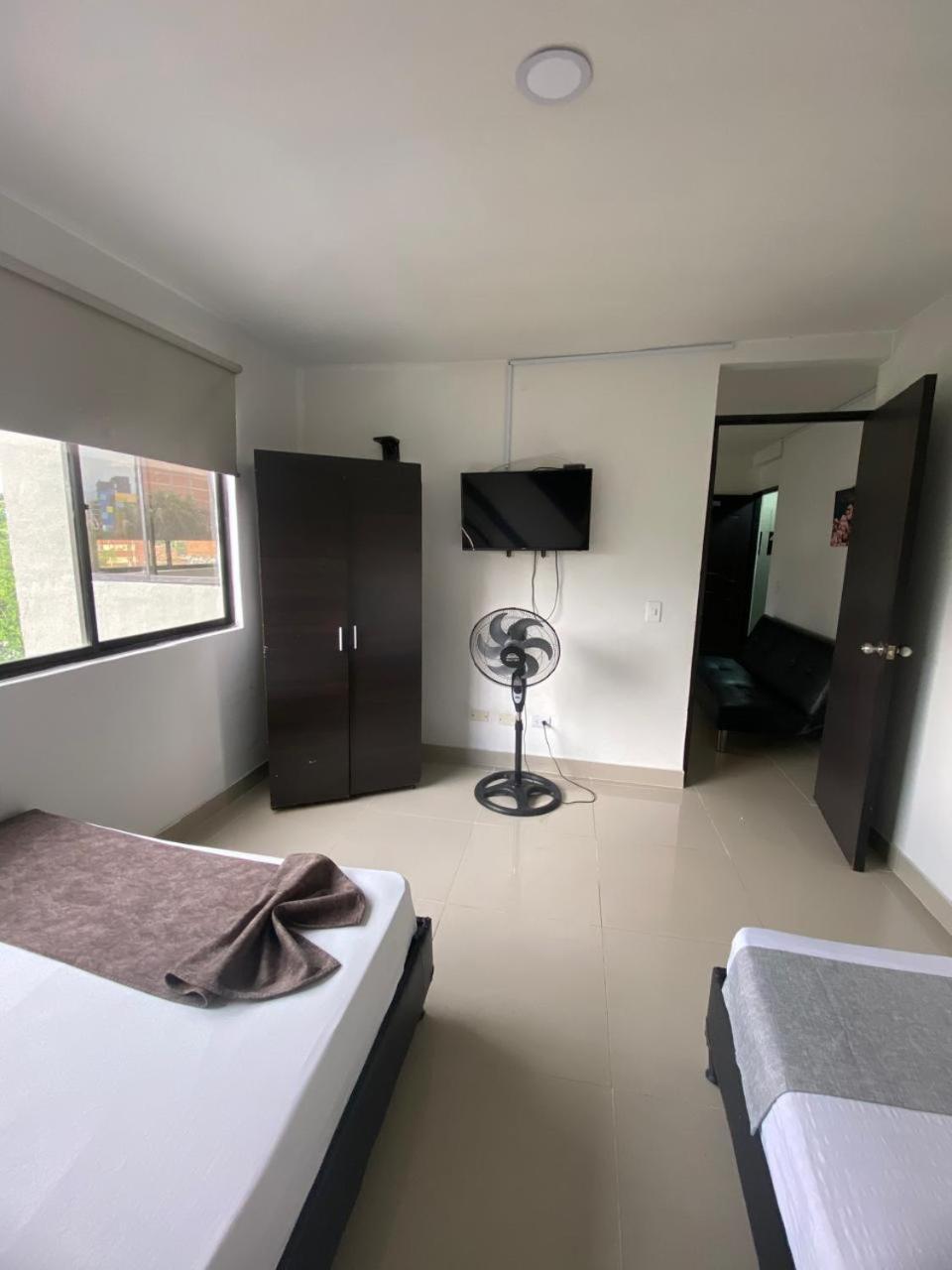 33 Hotel Bulerias เมเดยิน ภายนอก รูปภาพ