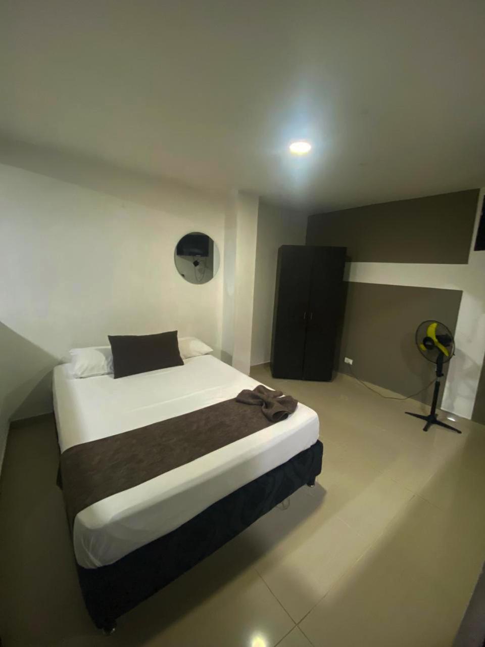 33 Hotel Bulerias เมเดยิน ภายนอก รูปภาพ