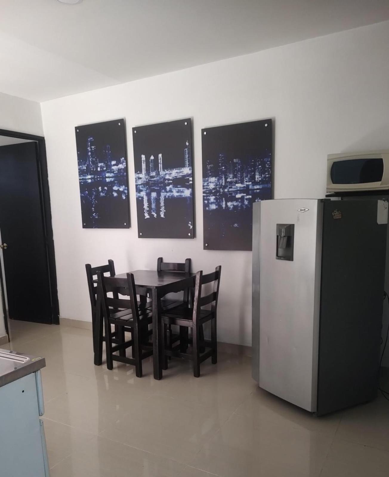 33 Hotel Bulerias เมเดยิน ภายนอก รูปภาพ