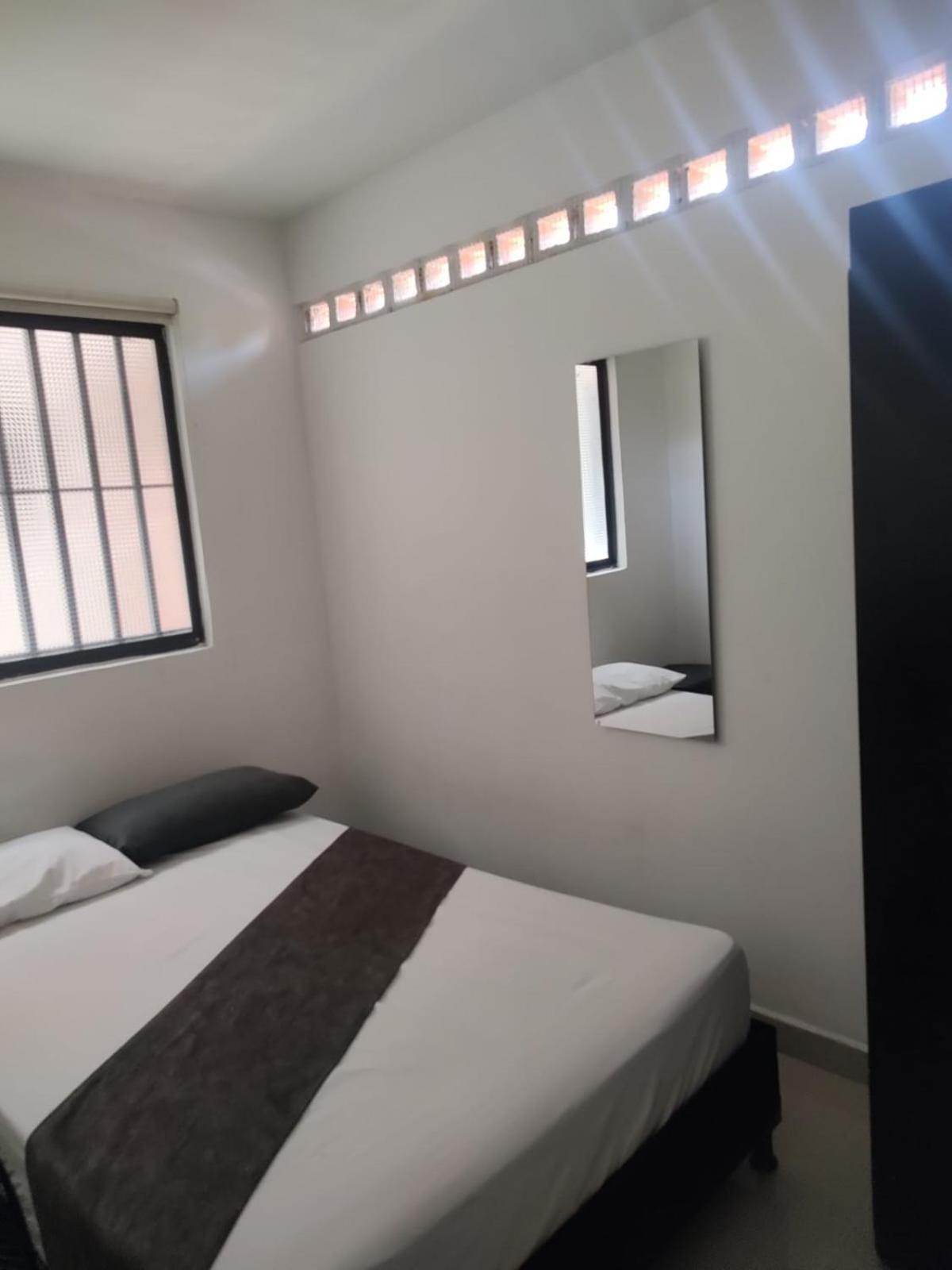 33 Hotel Bulerias เมเดยิน ภายนอก รูปภาพ